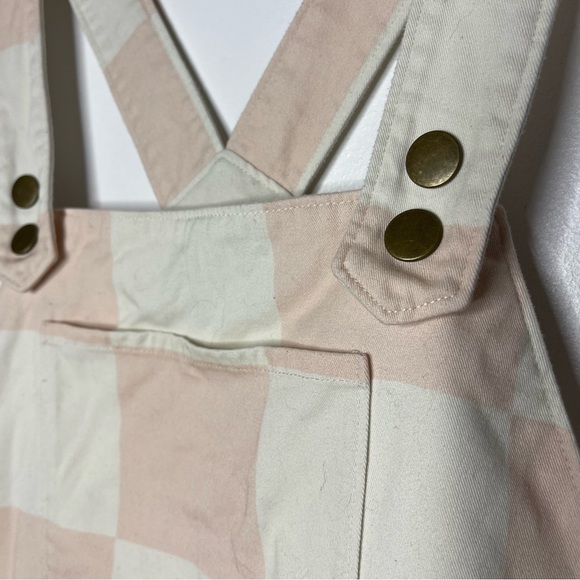 Hutch Cream and Pink High-Waisted Shorts - Picture 7 of 9